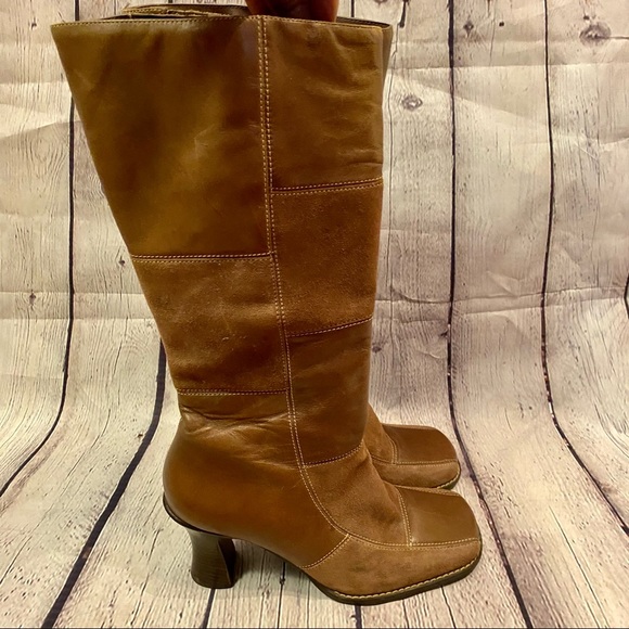 Two Lips Calandra Boots - Picture 2 of 10